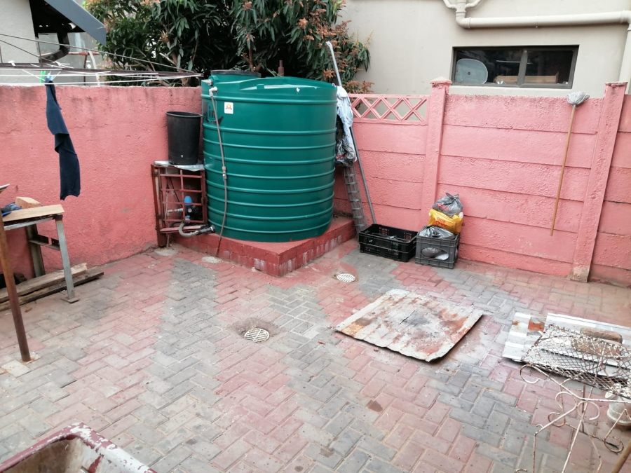 2 Bedroom Property for Sale in Tlhabane West North West